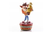 Merchandise - First 4 Figures - Crash Team Racing Nitro-Fueled - Crash (Winnaar) (Standaard Editie) - Figuur - 5060316623145
