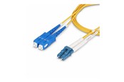 Netwerk - kabel - StarTech.com 7m (23ft) LC to SC (UPC) OS2 Single Mode Duplex Fiber Optic Cable - 7 m - yellow - Geel - 7m - SMLCSC-OS2-7M
