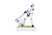 Merchandise - Nemesis Now - Star Wars - Stormtrooper - Mans Best Friend - Figuur - B7364A26