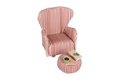 Pop, teddybeer en materiaal - Micki Lundby roodgestreepte fauteuil met voetenbankje, koffiekopje en boek. - 18373