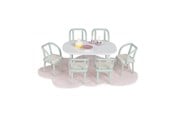 Pop, teddybeer en materiaal - Micki Lundby eetkamer met 6 stoelen, tafel, vloerkleed, lampen, taart, schaal, planken (Leeftijd 3+) - 18376