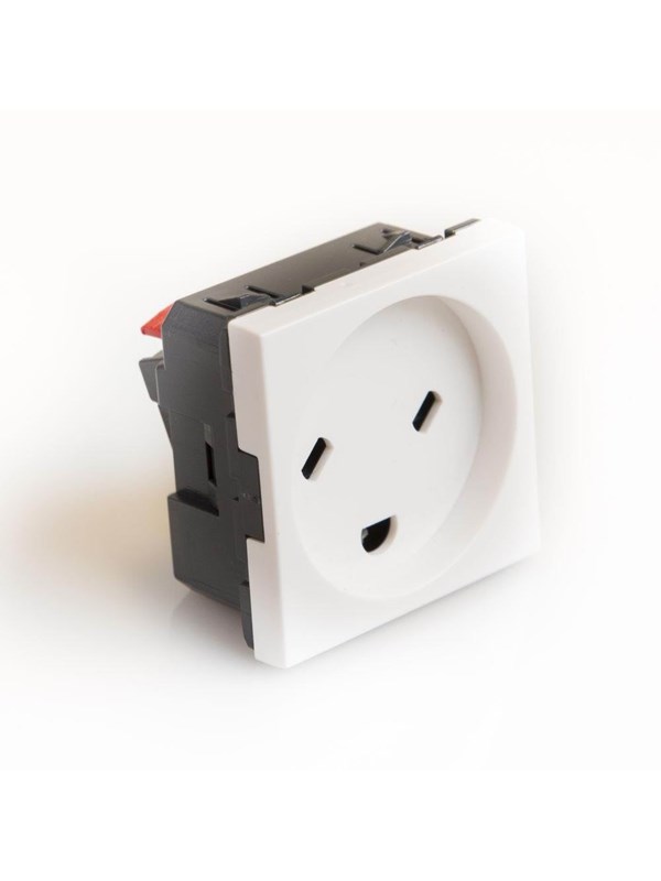 Legrand 2p+e skt tamperproof Deens std