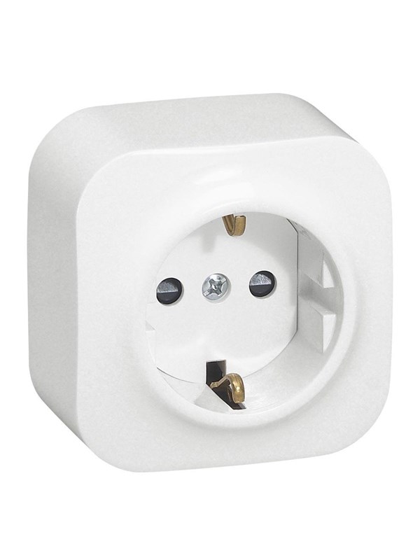 Legrand Forix 16a 2p+e sch sckt W shutt