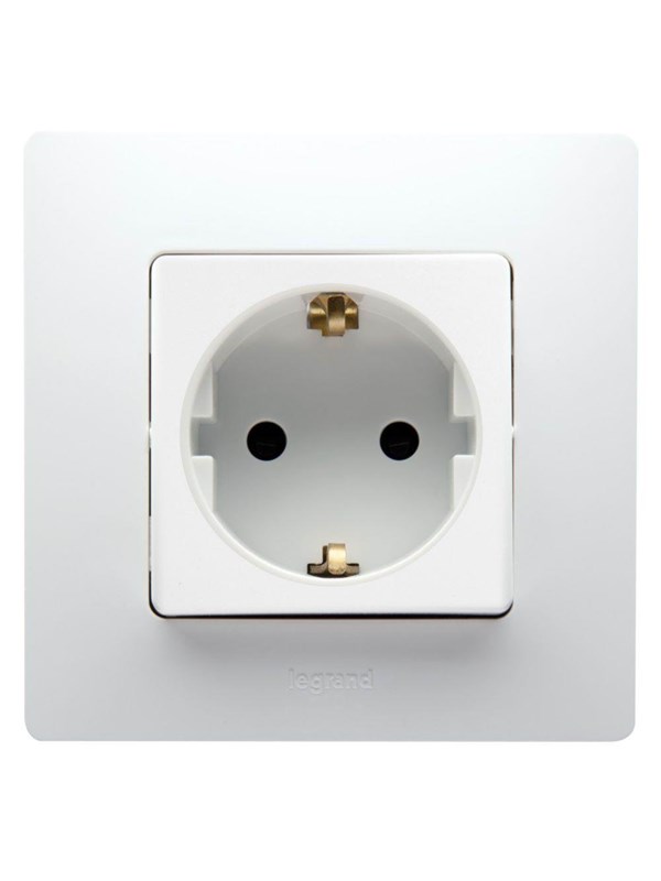 Legrand Niloe 2x2 schuko socket outlet white