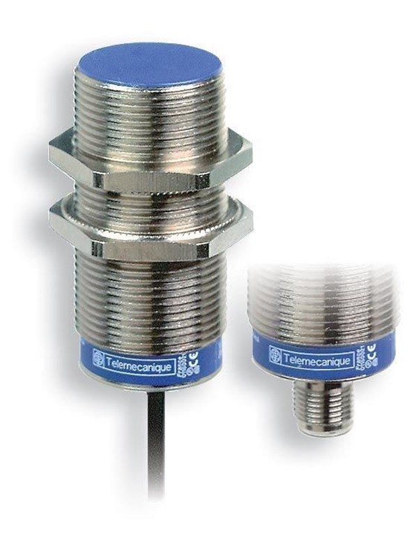 TELEMECANIQUE SENSORS Ind m30 sn=15mm Nee pnp uni flush 10-5