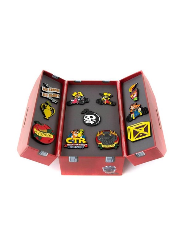 Numskull - Crash Team Racing Nitro-Fueled Toolbox Pin Badge Set: Crash Team Racing Nitro-Fueled gereedschapskist pin-badge set - Speld / Badge