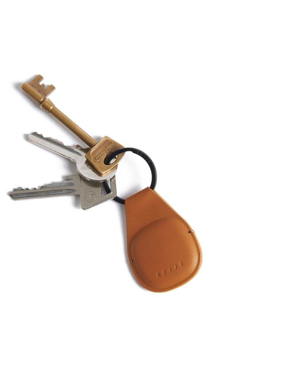 Mujjo Canopy Lederen Sleutelhanger AirTag – Past Perfect en Beveiligt AirTag – Eenvoudige Toevoeging en Verwijdering van AirTag – Duurzaam met Zwarte PVD-Afwerking - Bruin